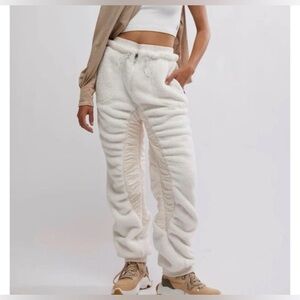 NWT Free People Sundown Cozy Cream Fleece Joggers, Size M